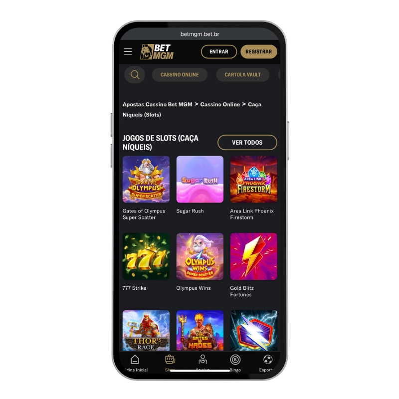 Tela de cassino online da BetMGM exibida em um smartphone com fundo escuro e dourado, mostrando jogos de slots como Gates of Olympus, Sugar Rush e Olympus Wins, representando o universo das Melhores casas de apostas do Brasil em versão mobile.