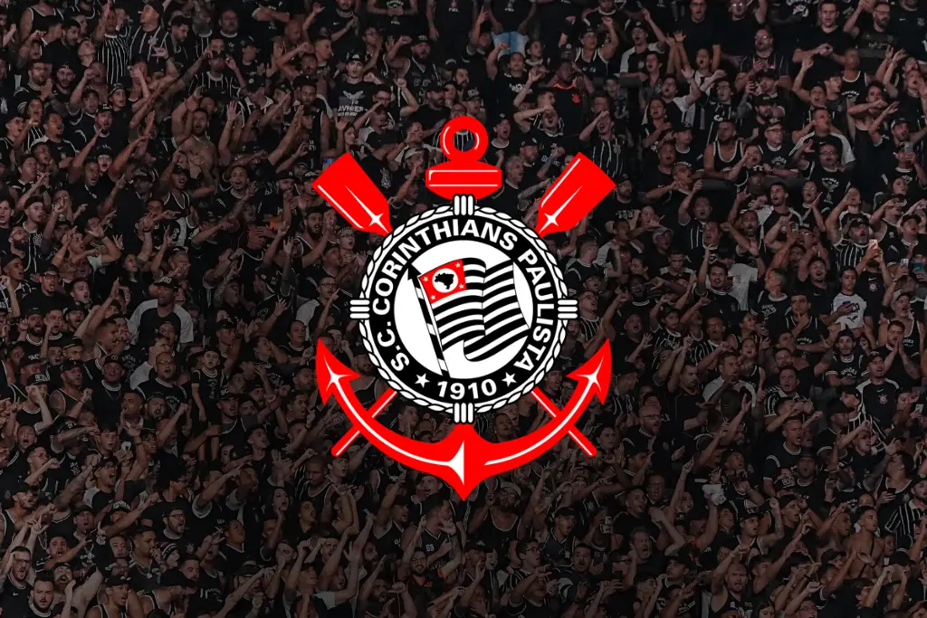 Torcida do Timão reunida em estádio lotado ao fundo com o escudo oficial em destaque em primeiro plano, ilustrando curiosidades do Corinthians.