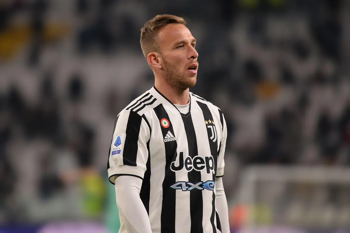 Arthur Melo, da Juventus FC, durante uma partida de futebol em Turim, na Itália, em 2022.